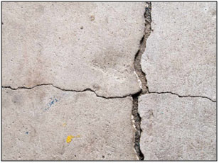 Crack in the walls and floor